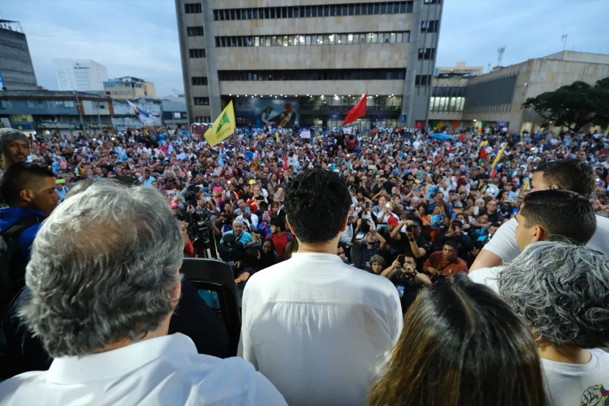Iván Cepeda en plaza San Francisco, Cali